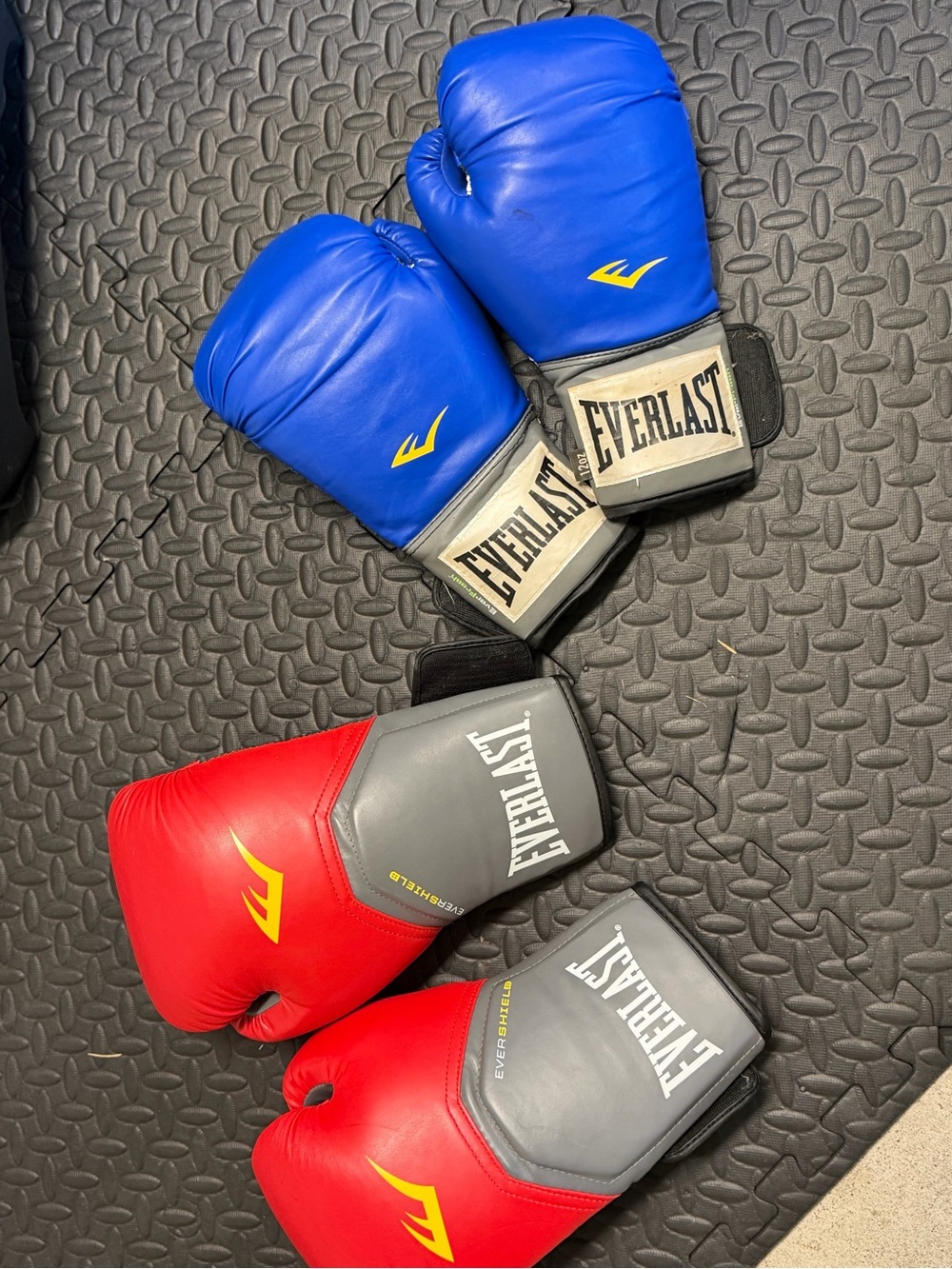 Everlast Blue Boxing Gloves with Yellow Logo